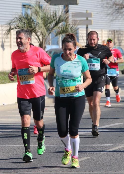 Más de 7.000 atletas tomaron la salida en una prueba que gozó de unas buenas condiciones para correr y que acabó encumbrando, de nuevo, al corredor del club Cueva de Nerja Abdelhadi El Mouaziz