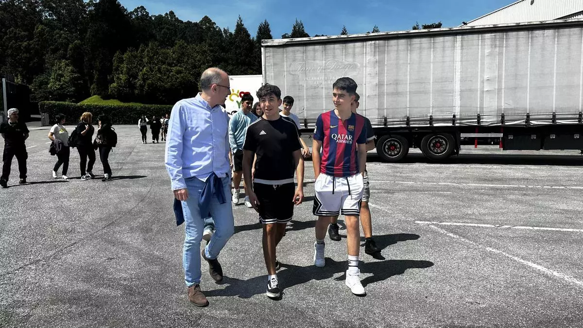En el corazón de la planta de Reny Picot: "Aluciné; aquí se hacen muchas cosas que compro en el supermercado"
