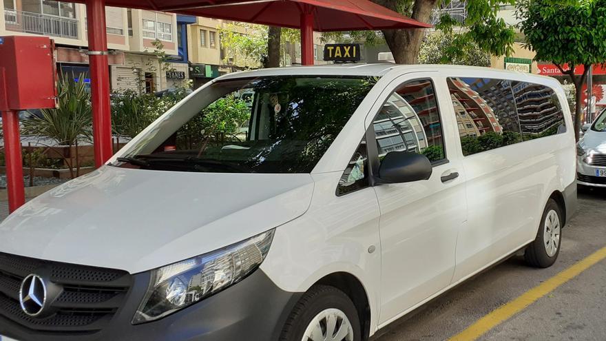 Alzira crea una ordenanza para regular el color o las licencias de los taxis