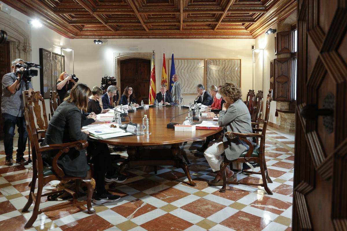 Pleno extraordinario del Consell para aprobar el proyecto de Ley de Presupuestos de la Generalitat para 2023.