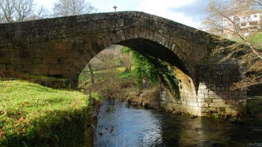 Unha imaxe da ponte de Santo Antonio, en Cerdedo.  // J.J.Souto