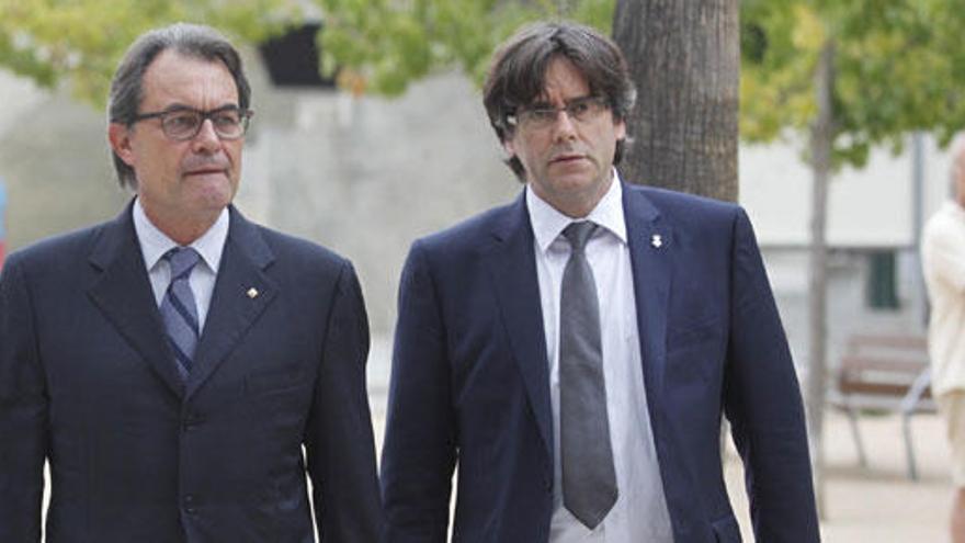 Artur Mas, junto a Carles Puigdemont.