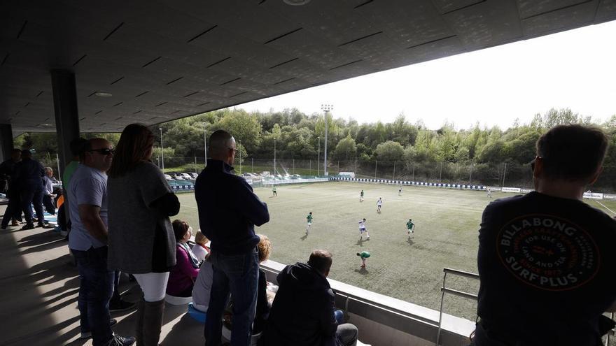 Oviedo saca a concurso las obras para renovar el césped de los campos Tensi