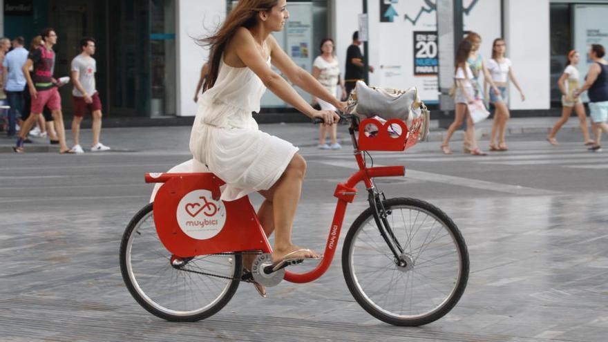 La Policía ya no permitirá la circulación por las aceras con las bicicletas