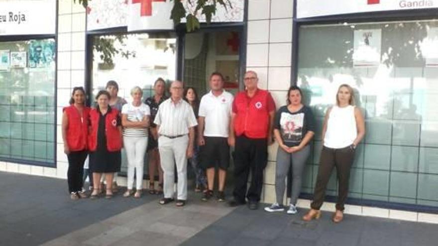 Gandia Minuto de duelo en la Cruz Roja