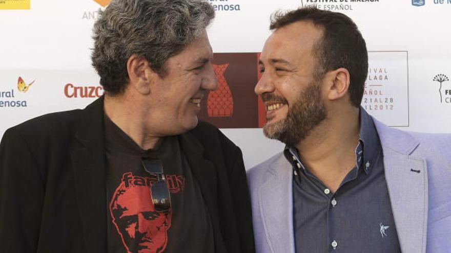 Los actores Antonio Dechent(i) y José Luís García Pérez(d) durante la presentación de la película &quot;A puerta fría&quot; en Festival de Cine de Málaga.