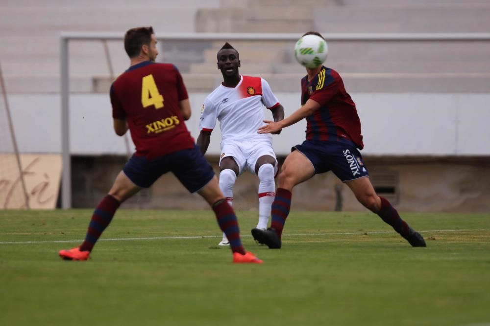 El Mallorca se lleva el Trofeu de l’Agricultura al superar 1-4 al Poblense