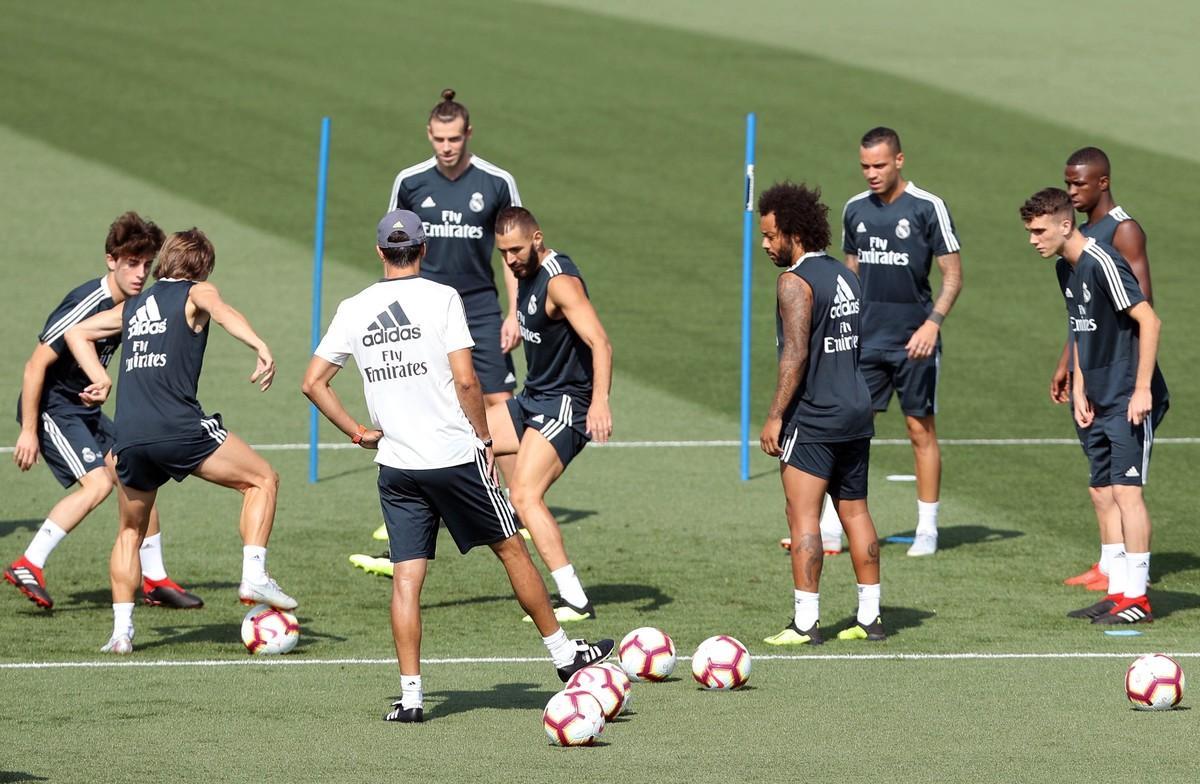 GRAF7205. MADRID, 18/08/2018.- Los jugadores del Real Madrid, durante el entrenamiento del equipo hoy en Valdebebas para preparar la primera jornada de Liga de Primera División ante el Getafe, equipo con el que juega mañana en el Santiago Bernabéu. EFE/ J.J.Guillen GRAF7205. MADRID, 18/08/2018.- Los jugadores del Real Madrid, durante el entrenamiento del equipo hoy en Valdebebas para preparar la primera jornada de Liga de Primera División ante el Getafe, equipo con el que juega mañana en el Santiago Bernabéu. EFE/ J.J.Guillen