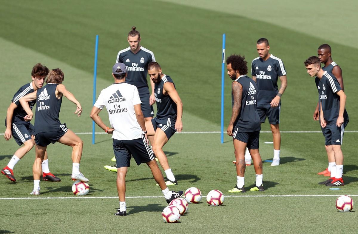 GRAF7205. MADRID, 18/08/2018.- Los jugadores del Real Madrid, durante el entrenamiento del equipo hoy en Valdebebas para preparar la primera jornada de Liga de Primera División ante el Getafe, equipo con el que juega mañana en el Santiago Bernabéu. EFE/ J.J.Guillen