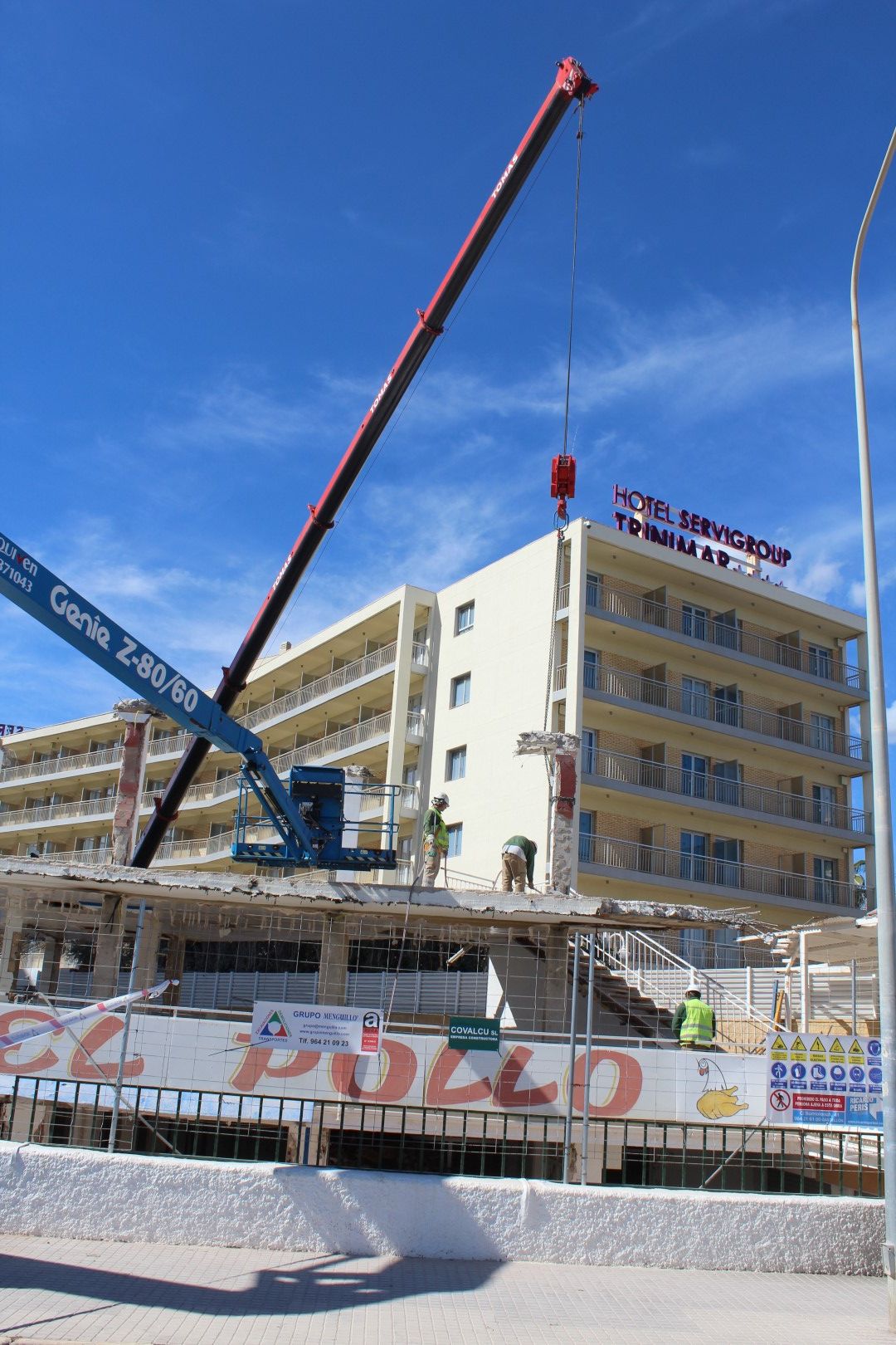 Empieza el derribo de la mítica Tasca El Pollo en Benicàssim