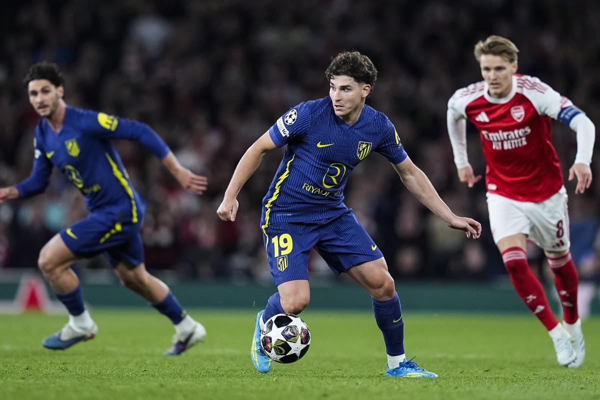Julian Alvarez of Atletico de Madrid in action during the UEFA Champions League 2025/26 Semi Final Second Leg match between Arsenal FC and Atletico de Madrid at Emirates Stadium on May 05, 2026, in London, England. AFP7 05/05/2026 ONLY FOR USE IN SPAIN