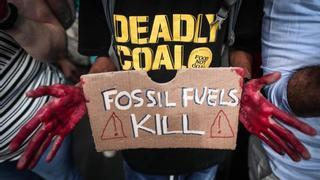 Activistas en la cumbre del clima: "Los combustibles fósiles hacen negocio con el caos climático"