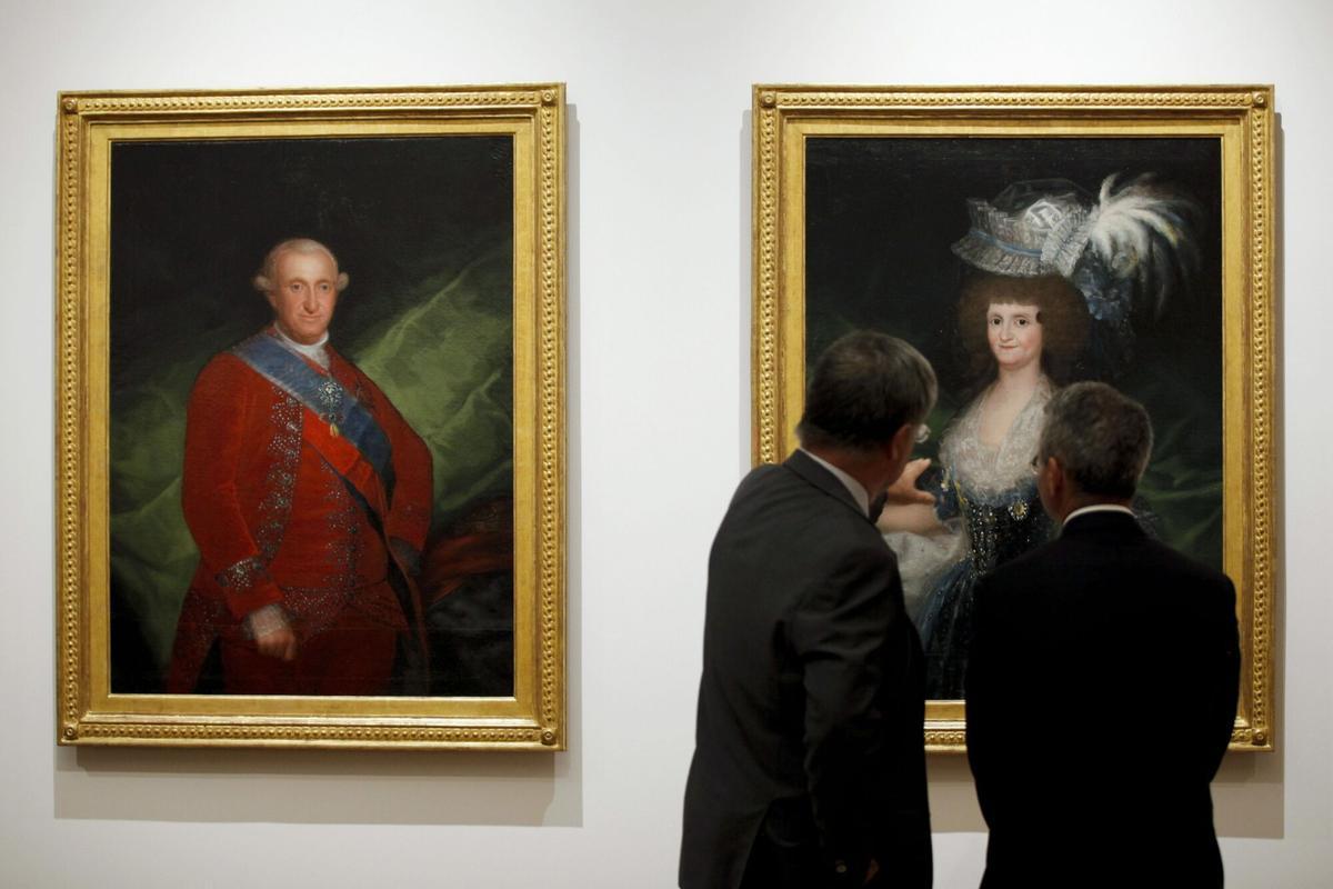 Vista de lasd dos obras de Francisco de Goya, 'Carlos IV' y 'María Luisa de Parma', durante la inauguración oficial de la Muestra España 2013 el Museo de Arte Antiguo de Lisboa, Portugal.