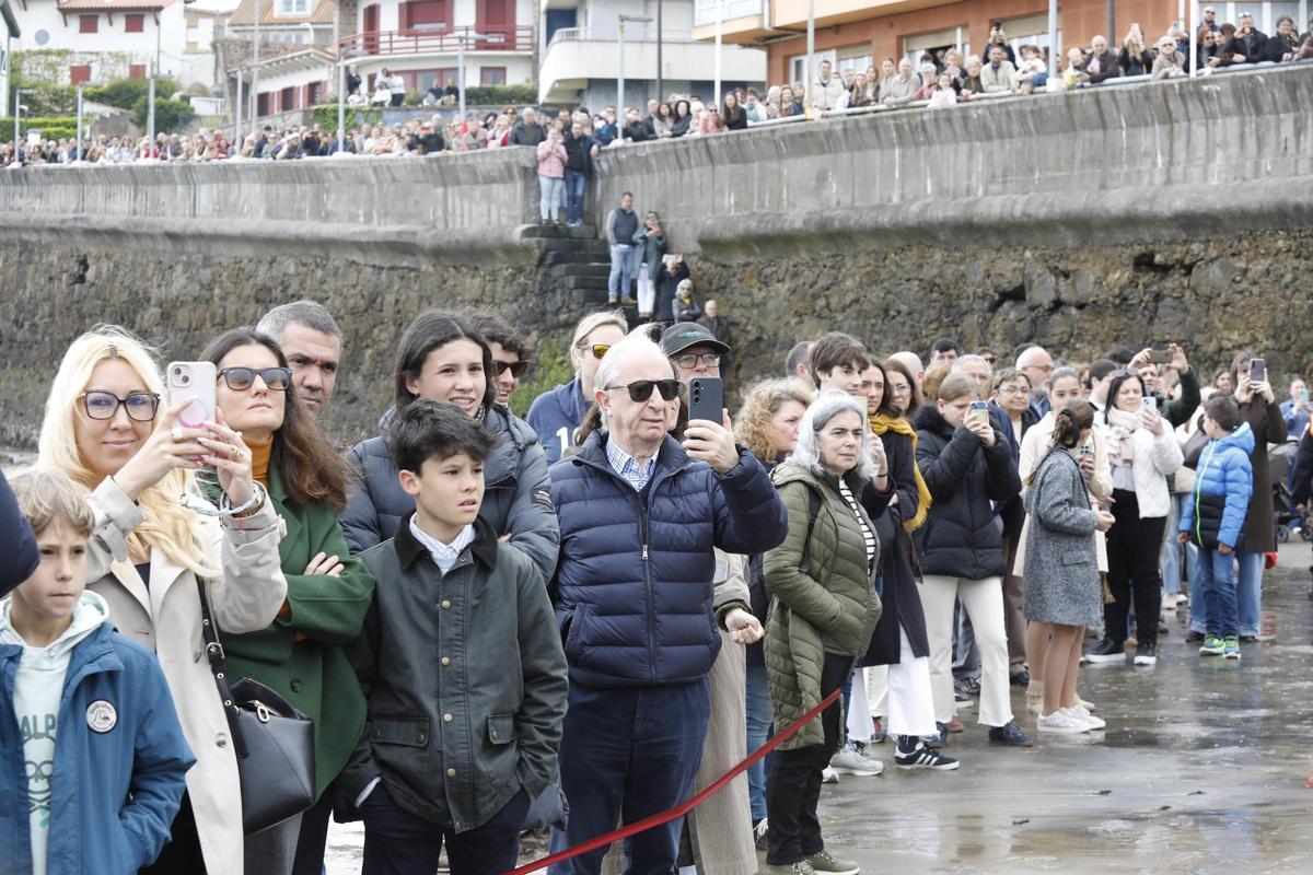 EN IMÁGENES: Félix Prieto se estrena como nuevo abanderado de La Venia de Luanco