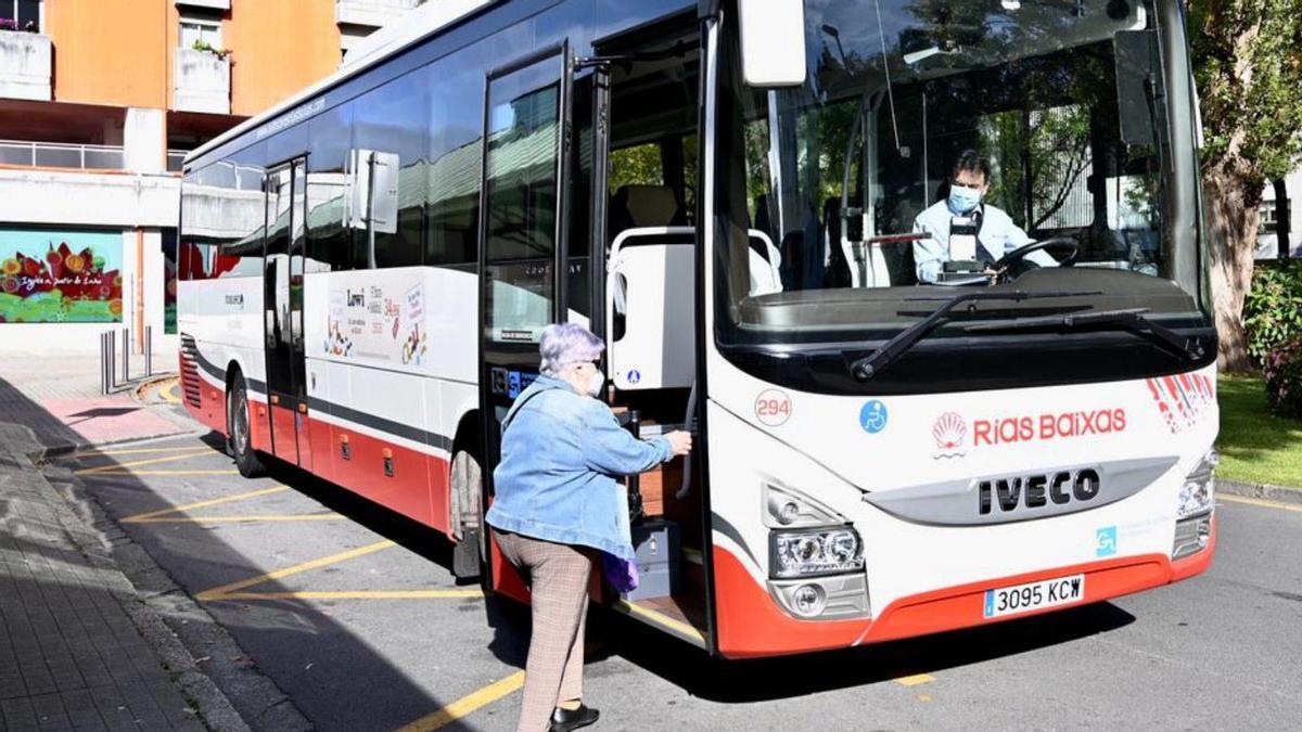 Uno de los autobuses del transporte urbano de Pontevedra.