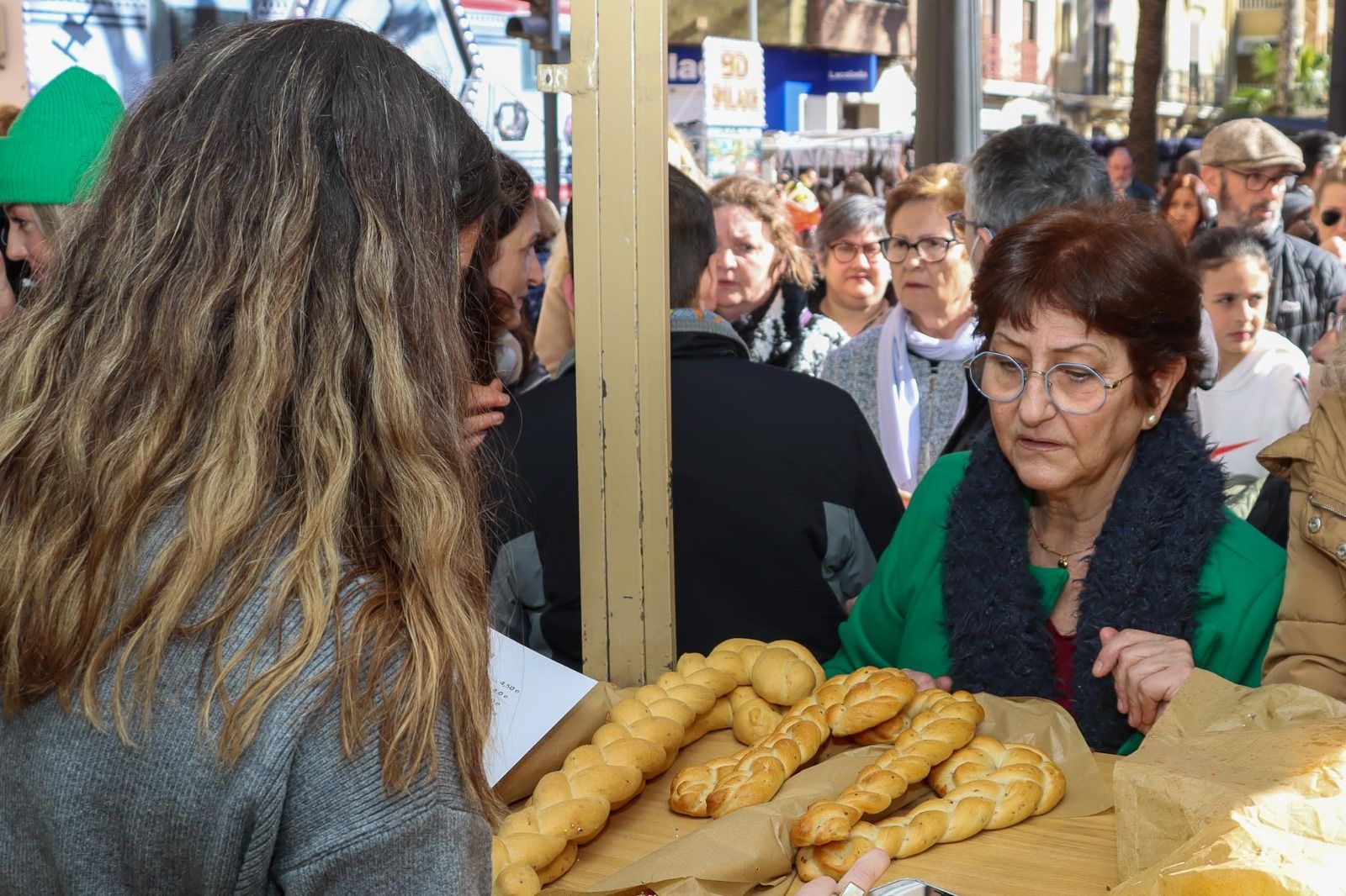 Torrent vive el Sant Blai más multitudinario