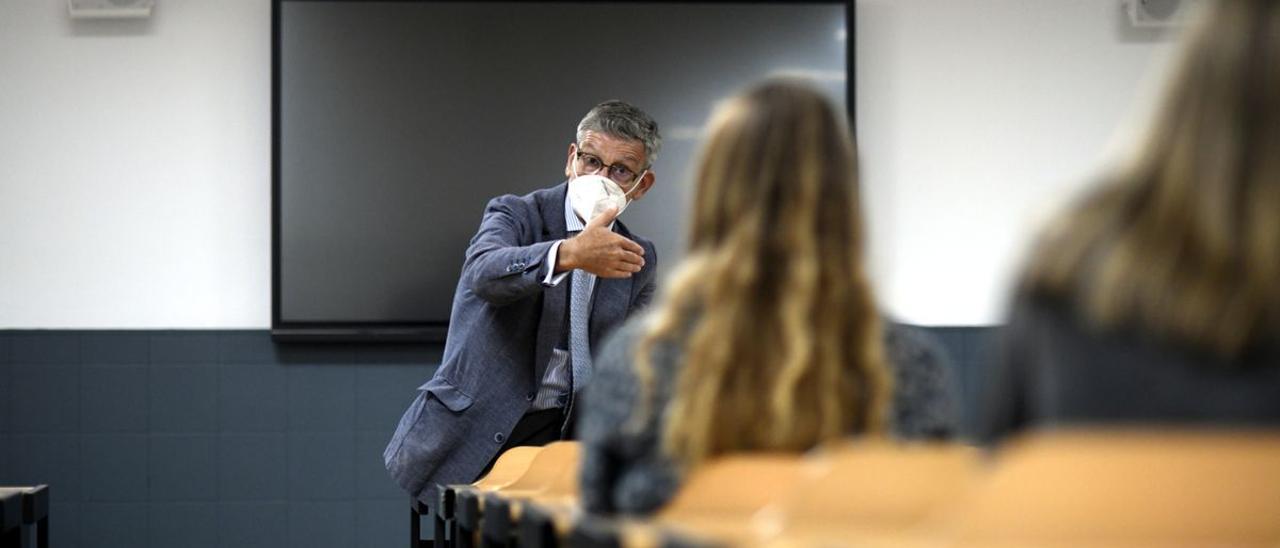 Los profesores denuncian que todavía no han cobrado el mes de septiembre.