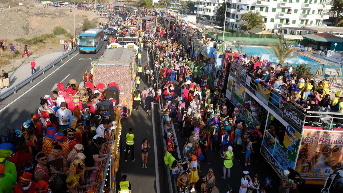 Imagen de archivo de la última cabalgata del Carnaval de Maspalomas en 2019.