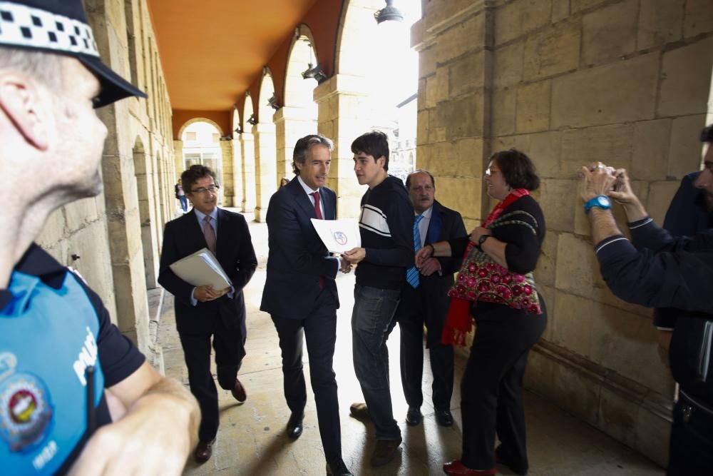 Visita del ministro de Fomento a Avilés