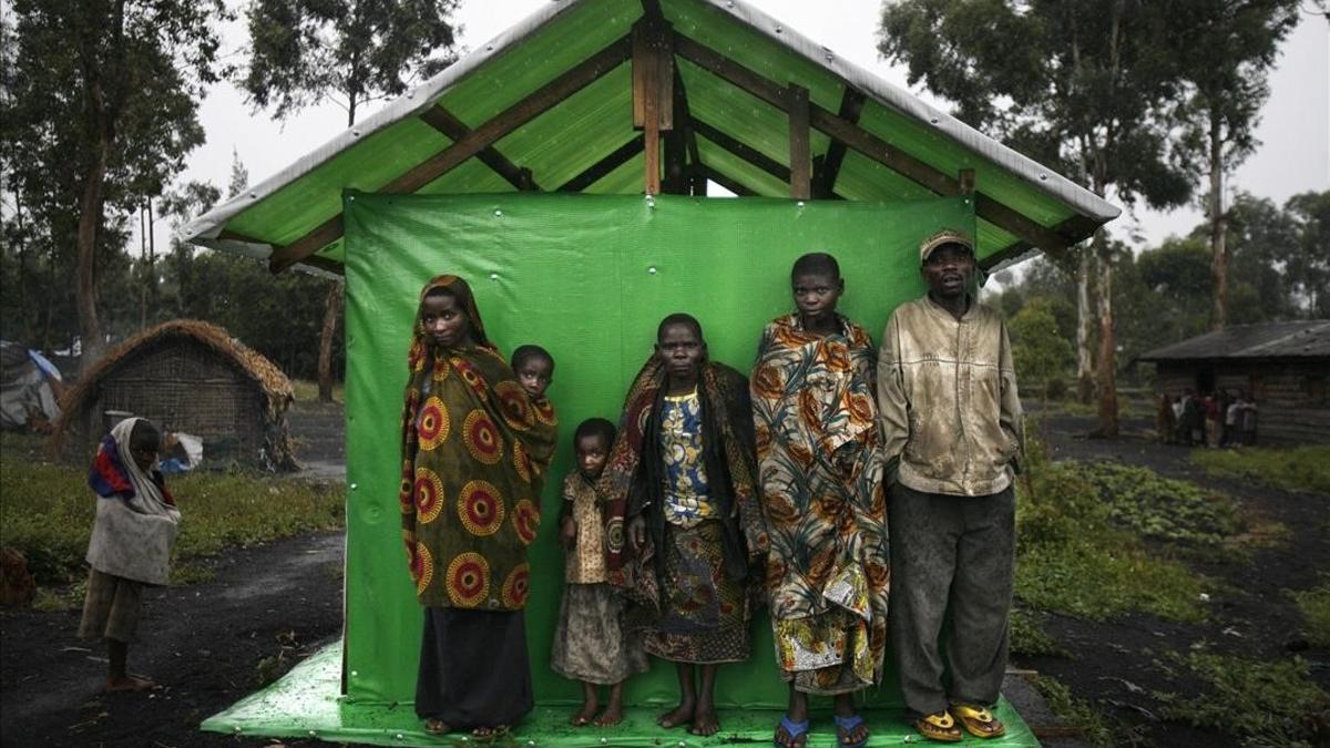 Un grupo de pigmeos en la localidad de Mobambiro, cerca de Goma.