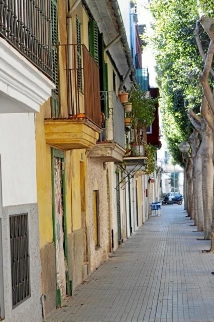 Die Avinguda Joan Miró ist die Schlagader im Westen der Inselhauptstadt. MZ-Fotografi n Nele Bendgens ist sie einmal abgelaufen, von der Hausnummer 1 in Son Armadams bis zum Einkaufszentrum Porto Pi.