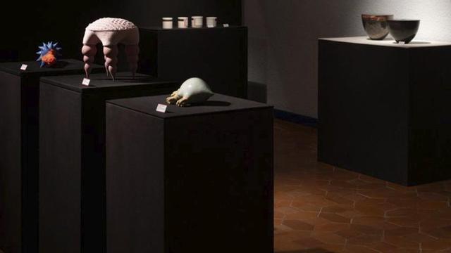 La muestra recoge piezas de 25 artistas contemporáneos.