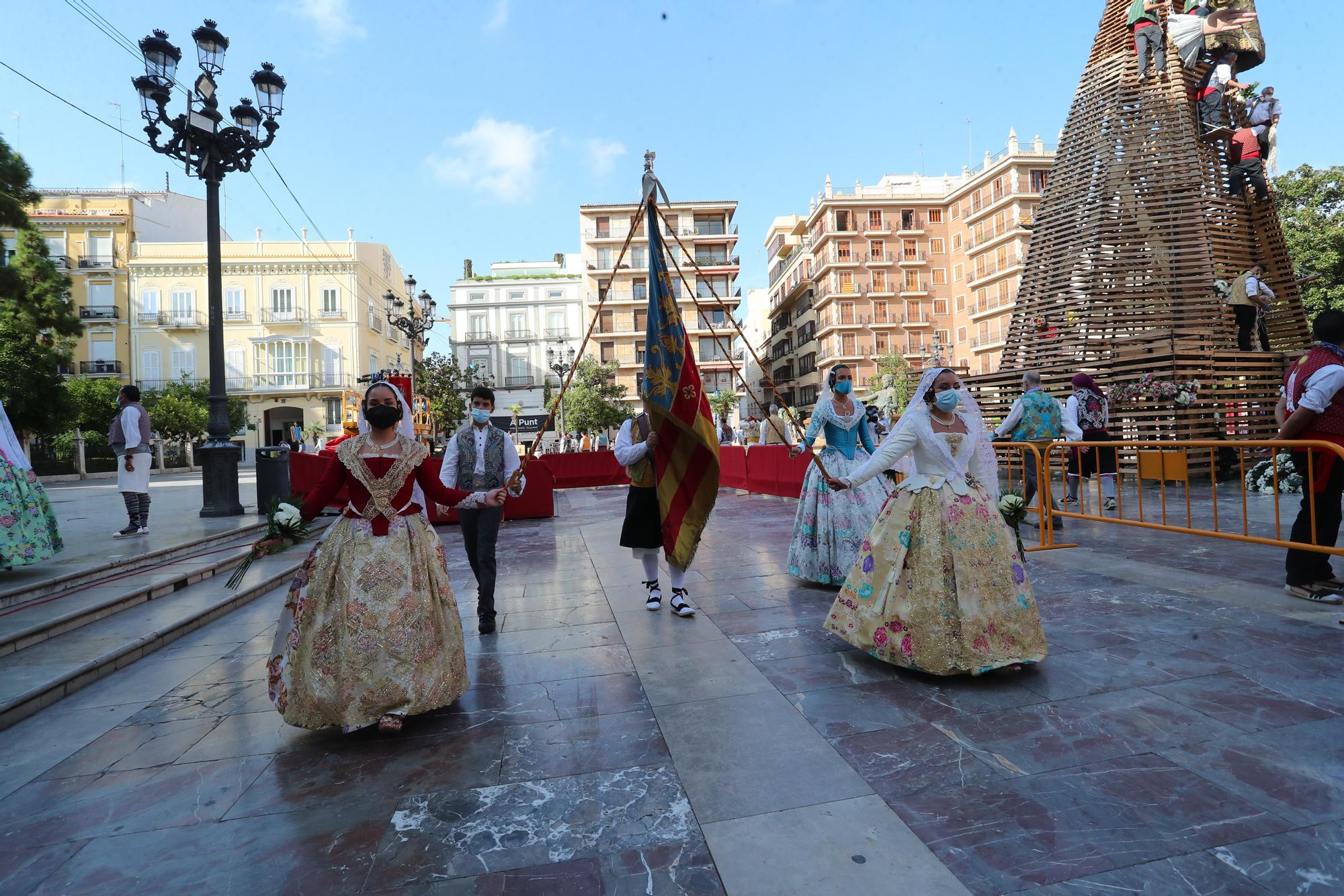 Búscate en la ofrenda por la calle caballeros de las 17:00 a las 18:00