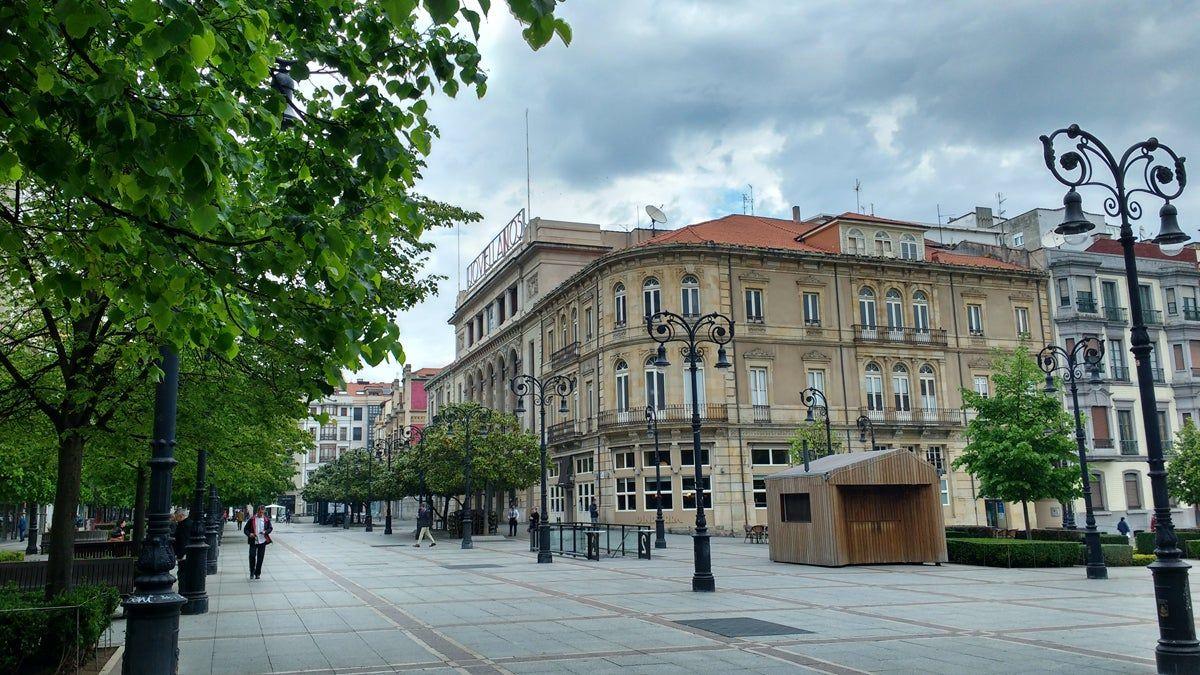 Paseo Begoña y Teatro Jovellanos, Gijón