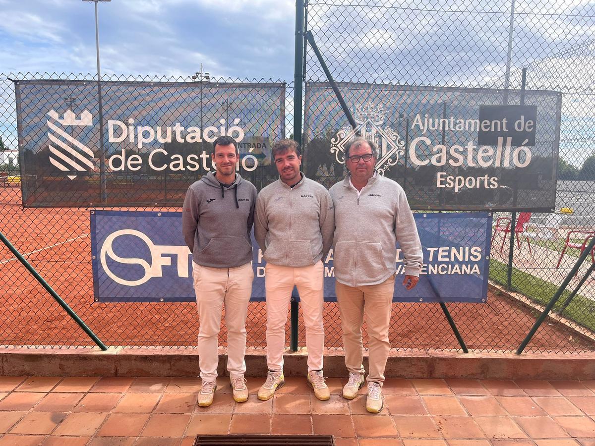 Equipo arbitral el ITF Masculino en La Plana Sport Castellón.