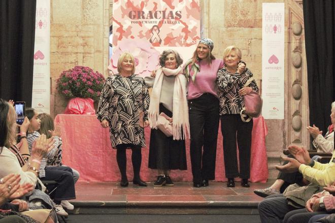 El desfile de moda solidario de Grado, en imágenes