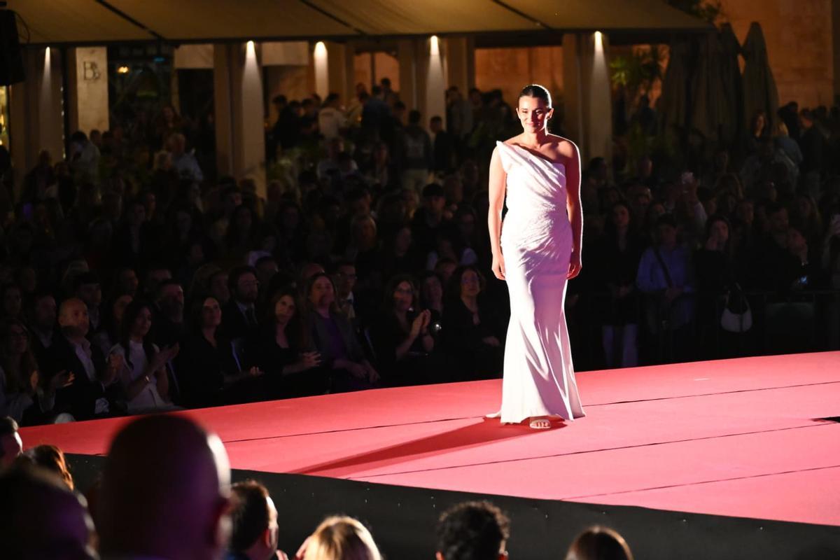 Las candidatas a Reina de las Fiestas de Elche brillan en una gala renovada en Traspalacio Las candidatas a Reina de las Fiestas de Elche brillan en una gala renovada en Traspalacio