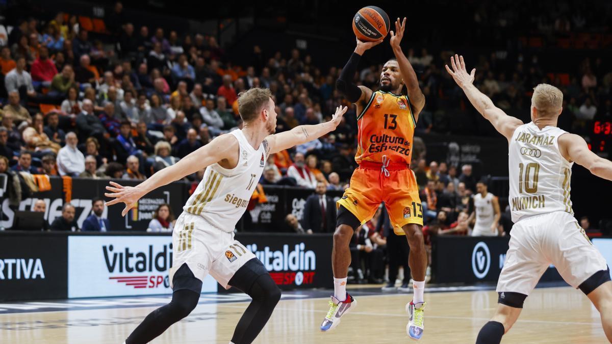 Shannon Evans, en su debut con el Valencia Basket en la Euroliga