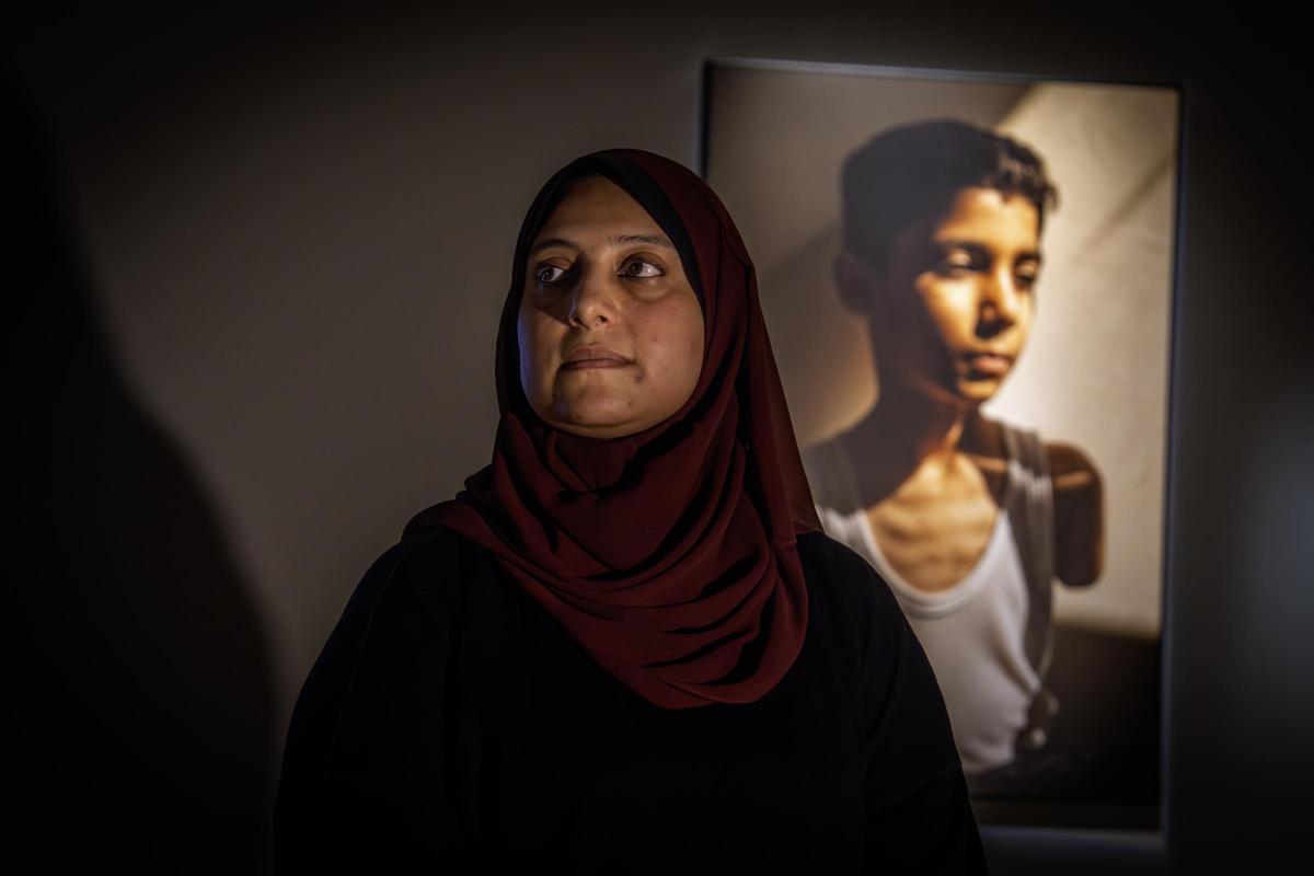 Exposición World Press Photo 2025. En la foto,Samar Abu Elouf,ganadora del World Press Photo del año.JORDI OTIX