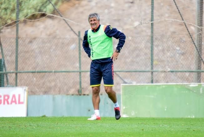 Entrenamiento UD Las Palmas en Barranco Seco ...