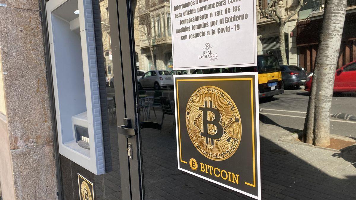 Un cajero automático de Barcelona en el que se puede operar con bitcoins.