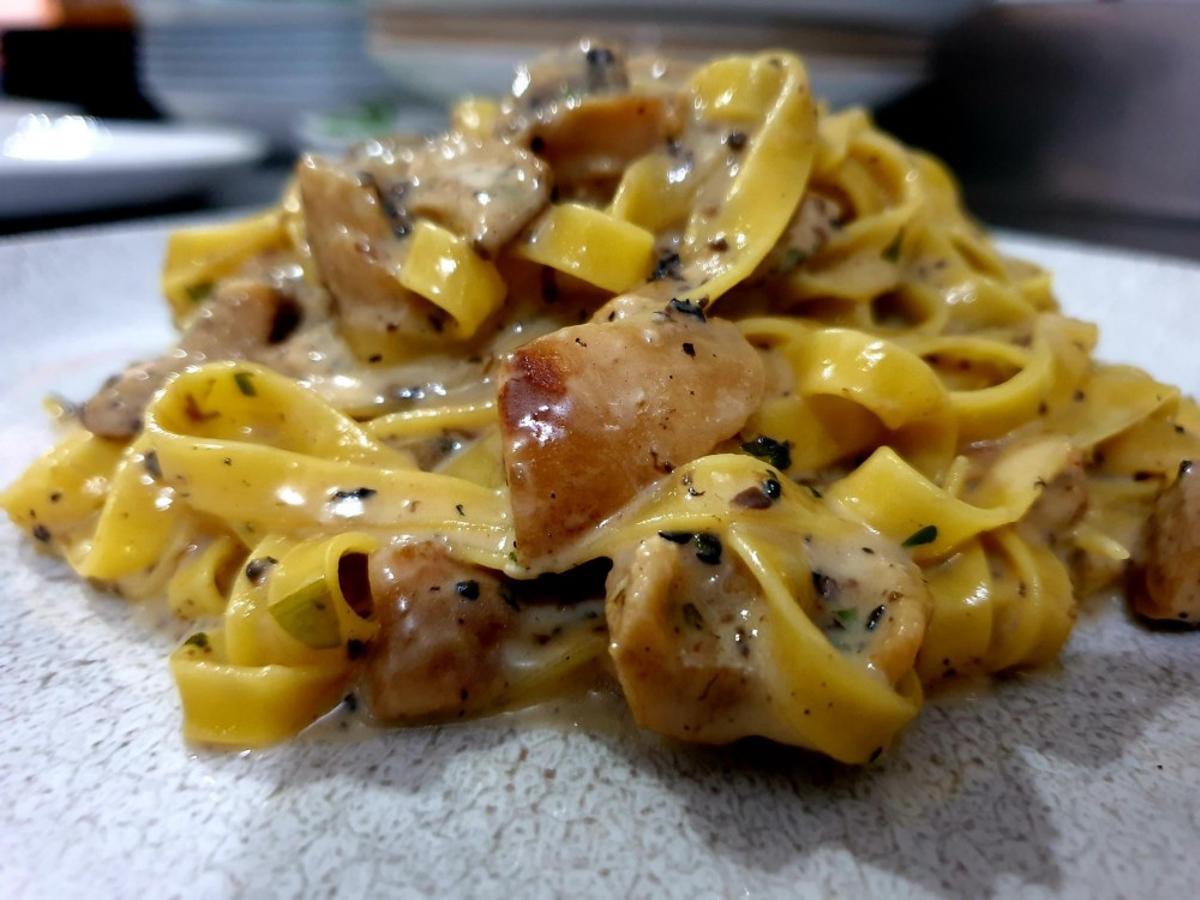 El restaurante ofrece platos de todo tipo.