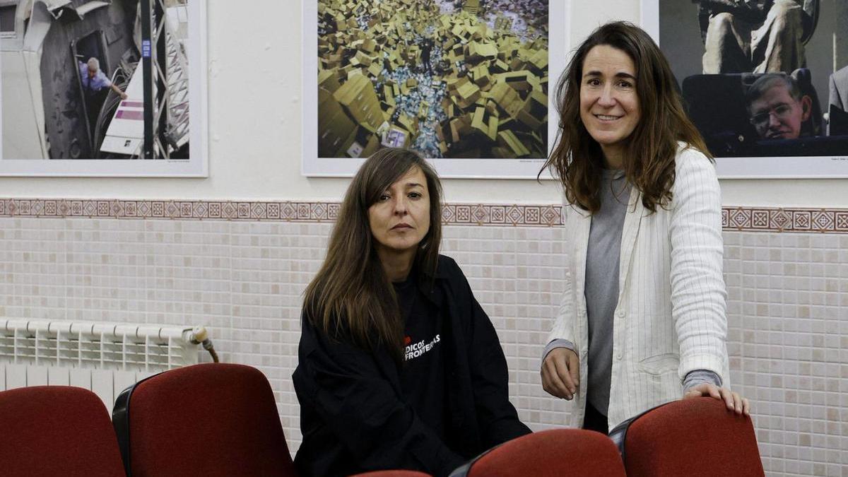 Ruth Conde (izqda.) y Nagore Eskisabel (dcha.) en el Club Internacional de Prensa, ayer / |  ANTONIO HERNÁNDEZ