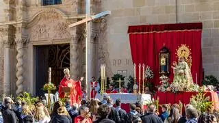 El obispo Munilla centra su homilía de Santa Faz en la baja natalidad