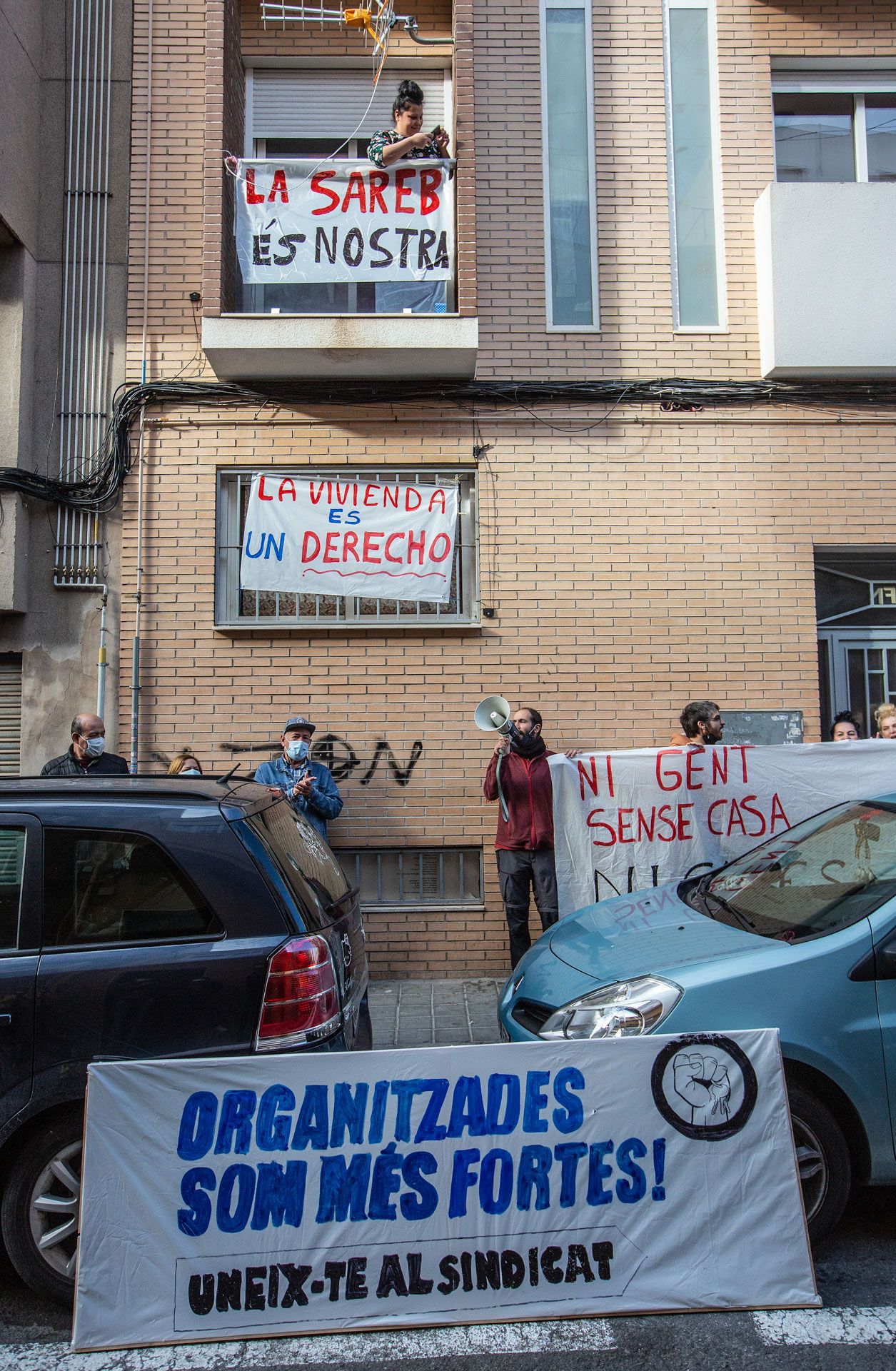 Paralizado el desahucio a una familia con dos menores en el barrio de Carolinas