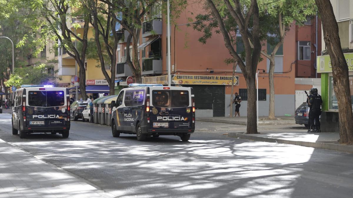PELEA SON GOTLEU MALLORCA | Dos detenidos y varios heridos en una batalla campal en un bar de Son Gotleu PELEA SON GOTLEU MALLORCA | Dos detenidos y varios heridos en una batalla campal en un bar de Son Gotleu
