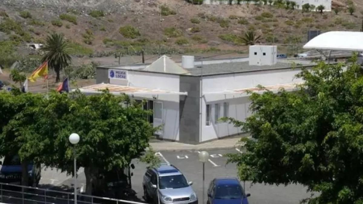 Exterior de la comisaría de Policía Local de Agaete