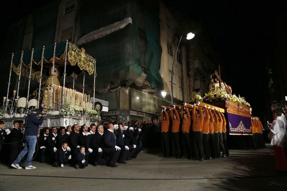 La Esperanza y el Cristo de la Caída protagonizaron el Encuentro en la Vía Doloresa de la Semana Santa de Torrevieja