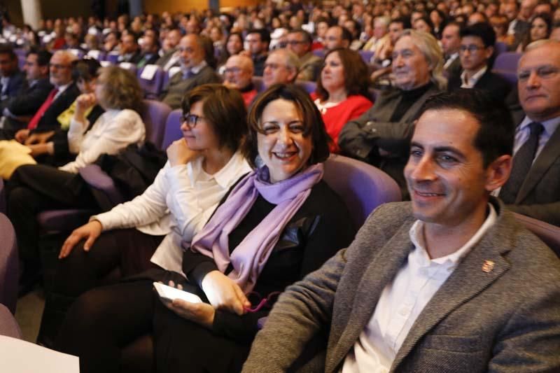 Carlos Fernández Bielsa alcalde de Mislata con Rosa Pérez de EU y su asesora Aurora Mora