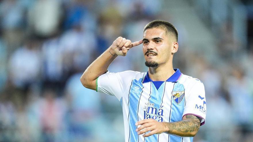 El Málaga CF se lleva el Costa del Sol tras la retirada del Fulham y el espectáculo de Arbeloa (2-2)