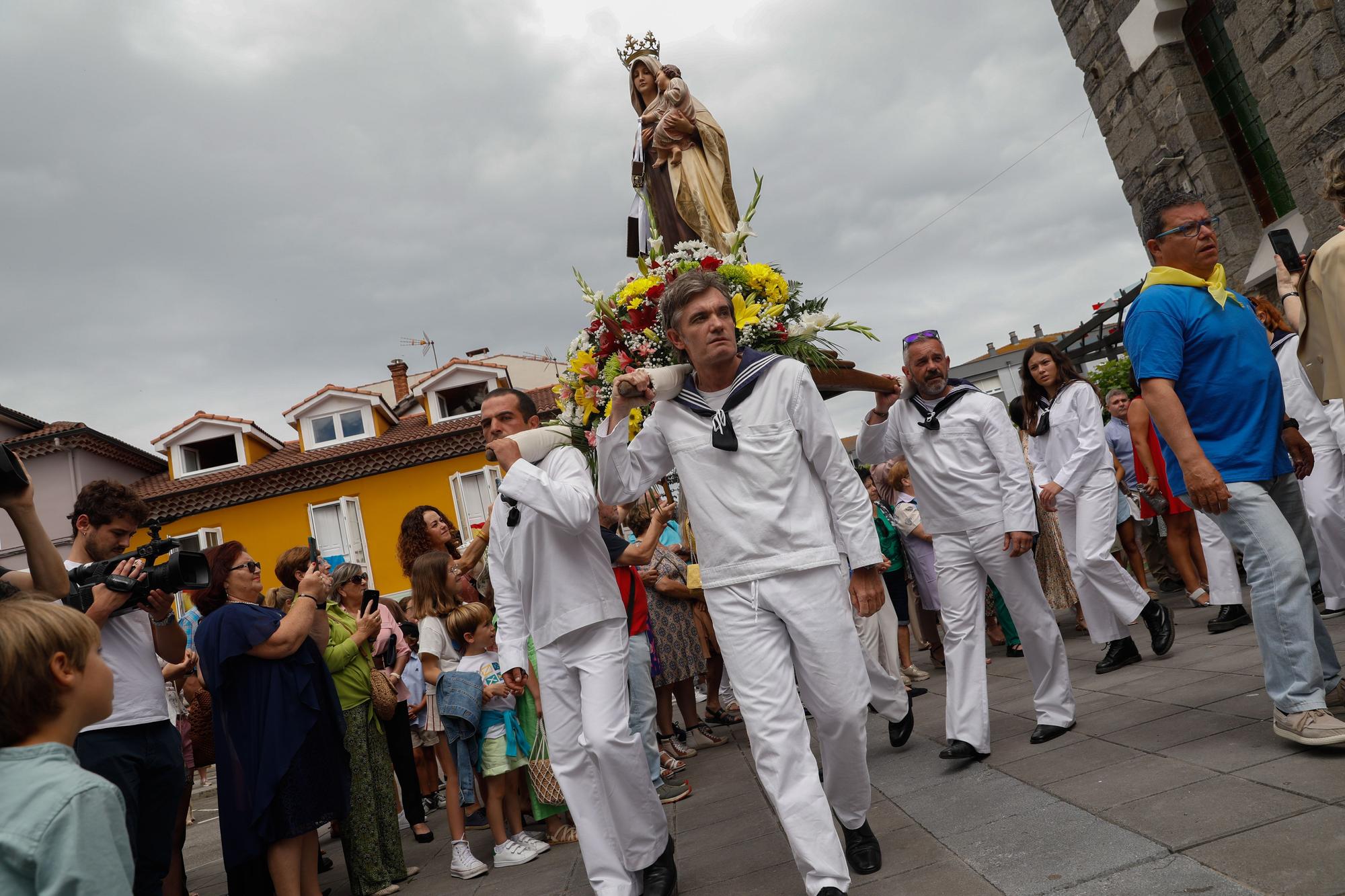 EN IMÁGENES: Así fue la procesión de los santos por las calles de San Juan de la Arena