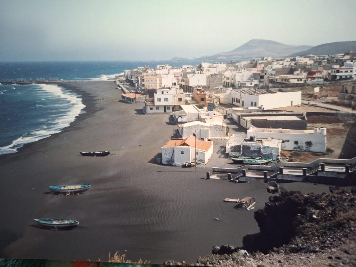 La playa, tras añadirle la arena.