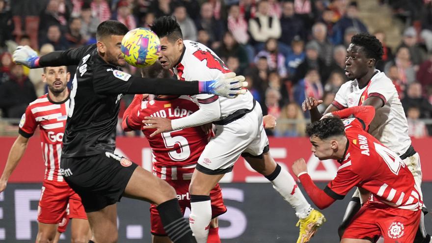 El Girona y el Rayo empatan a dos en un partido en el que “podría haber pasado cualquier cosa”
