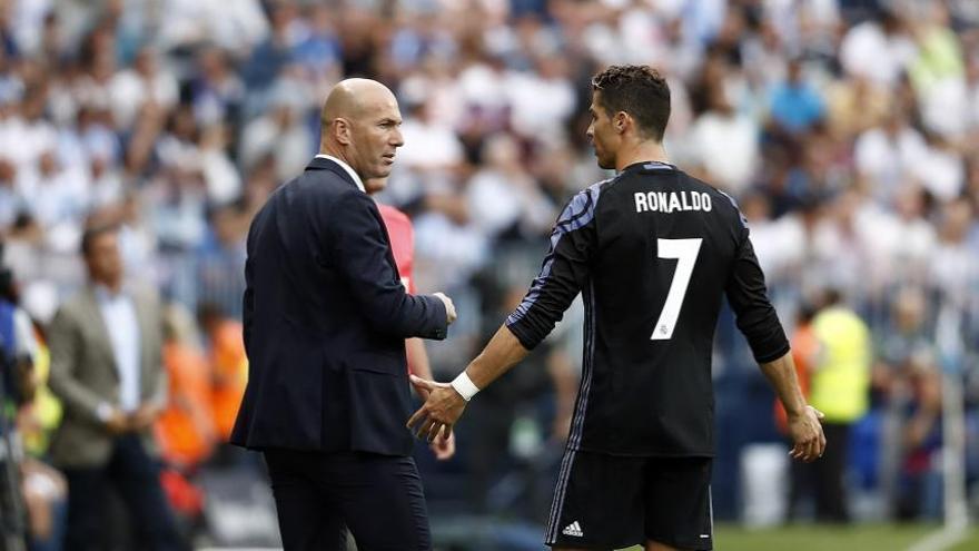 Zidane, con Ronaldo.