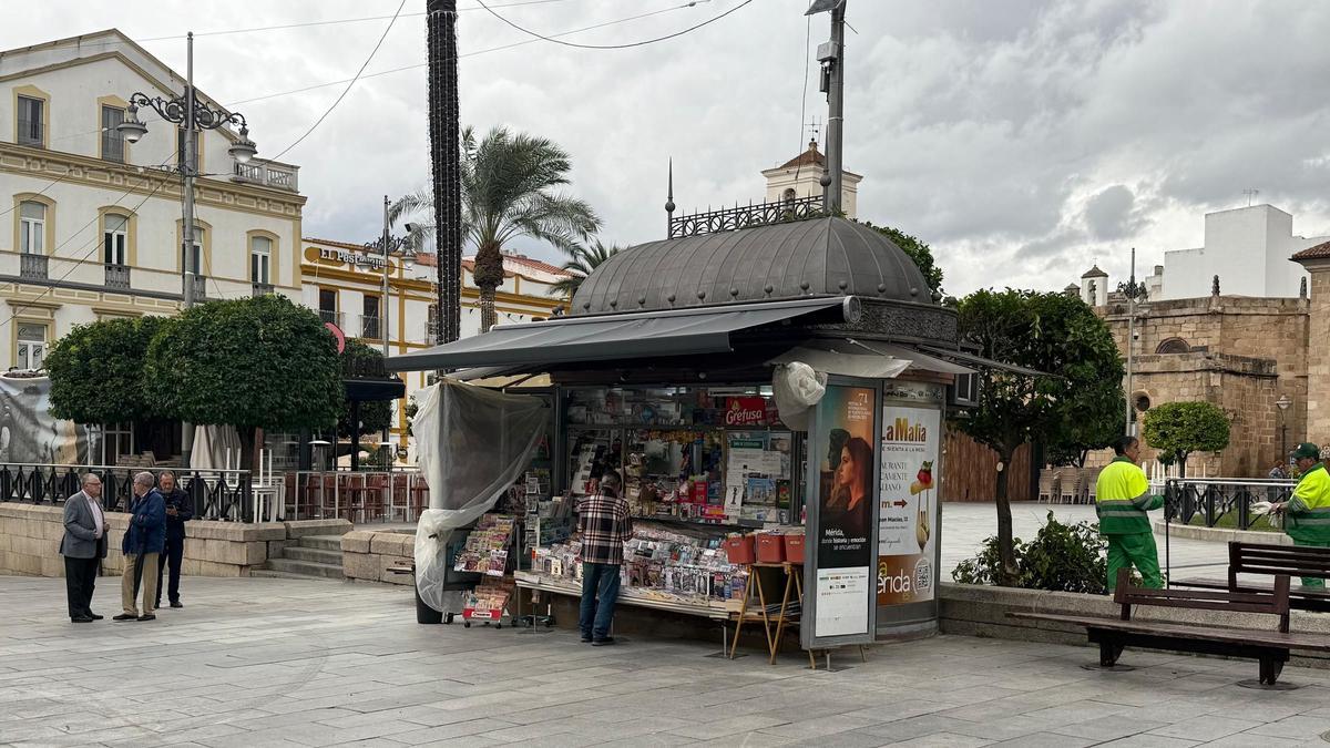 El mítico quiosco de la plaza de España cambia de ubicación.