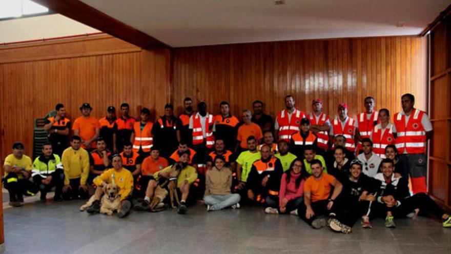 Personal que participó en el simulacro de emergencias en Tinajo. | lp / dlp